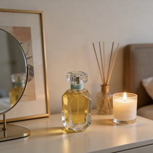 <span class=keywords><strong>Profumo</strong></span> ai Feromoni con Fragranza Floreale Fresca e Duratura, Prodotto di Bellezza <span class=keywords><strong>Fai</strong></span>-<span class=keywords><strong>da</strong></span>-<span class=keywords><strong>Te</strong></span> per Donne e Uomini, Tipo Spray, 16 Anni di Esperienza - Product Image 2