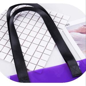 Commercio all'ingrosso di alta qualità viola Pvc riutilizzabile spiaggia estiva impermeabile Tote Bag da viaggio facile da pulire borsa da stadio - Product Image 3