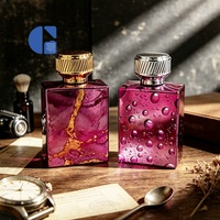 Flacon de parfum vide en verre carré rose et violet de luxe GC 100 ml pour homme avec bouchon métallique torsadé texturé personnalisé