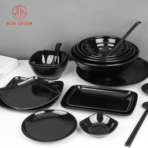 Assiettes en plastique de restaurant en mélamine rectangulaire noire plateau de service de plat de poisson durable BBQ empilable <span class=keywords><strong>Promo</strong></span> Camping coloré - Product Image 1