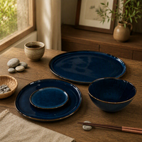 Service de table en grès réactif bleu nordique, finition mate, forme irrégulière, bordure dorée, idéal pour la maison et les cadeaux de mariage haut de gamme