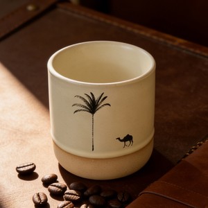 Tazza in Ceramica Stile Vintage Mediorientale 200ml, Motivo Cammello Retrò, Bicchiere Portatile per Caffè e Acqua, per Casa e Ufficio - Product Image 1