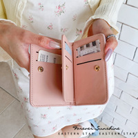 Dompet Pendek Kulit PU Motif Kupu-kupu Bordir Kotak-kotak Trendi untuk Wanita, Tempat Kartu Lipat Dua untuk Wanita Muda dengan Kancing Buka-Tutup