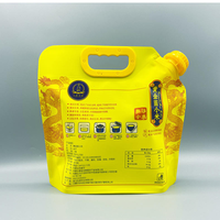 Sachet Doypack imprimé personnalisé avec bec verseur, poignée intégrée, bouchon à vis et fond à soufflets pour l'emballage de céréales, riz, millet et haricots