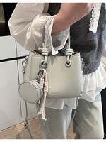 Nouveau Sac à Bandoulière Tendance Printemps-Été Grande Capacité Polyvalent Style Rétro Coréen avec Fermeture Éclair et Effet Pierre