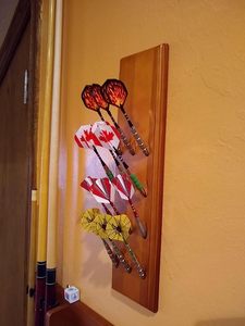 Gỗ rắn treo tường phi tiêu chủ Caddy đứng với phụ kiện lưu trữ túi hiển thị 4 Bộ thép/mềm <span class=keywords><strong>tip</strong></span> phi tiêu - Product Image 2