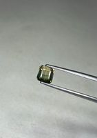 Piedra Preciosa de Turmalina Natural Cruda de la Mejor Calidad para Conexión a Tierra o Protección y Limpieza Energética Disponible a Buen Precio