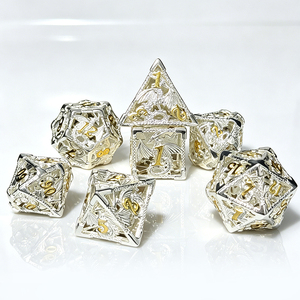 ชุดลูกเต๋าโลหะลายฉลุสำหรับเกม Dungeons & Dragons TRPG - Product Image 3