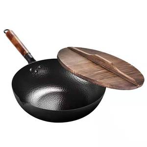 <span class=keywords><strong>Wok</strong></span> Chino <span class=keywords><strong>de</strong></span> <span class=keywords><strong>Acero</strong></span> <span class=keywords><strong>al</strong></span> <span class=keywords><strong>Carbono</strong></span> Antiadherente, Martillado a Mano, con Tapa <span class=keywords><strong>de</strong></span> Madera, 32 cm, Apto para Gas e Inducción, Utensilios <span class=keywords><strong>de</strong></span> Cocina Ecológicos, Venta <span class=keywords><strong>al</strong></span> Por Mayor - Product Image 1