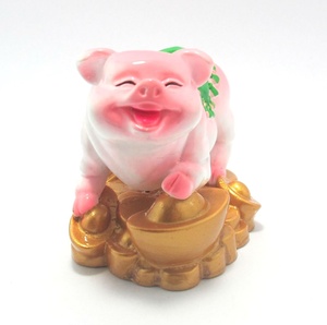 Figurine en polyrésine de cochon porte-bonheur personnalisable Décoration de maison de style artificiel et cadeau souvenir de l'usine du Vietnam - Product Image 1