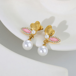 Pendientes de Moda con Forma de Mariposa en Acero Inoxidable Chapado en Oro de 18K para Mujer, Diseño Dulce y Lujoso, Regalo Ideal - Product Image 2
