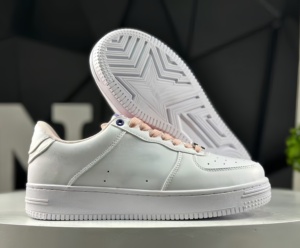 Chaussures classiques BAPES STAR - Une chaussure décontractée élégante à plateforme et semelle épaisse, conçue pour les jeunes filles, offrant une excellente tenue. - Product Image 6