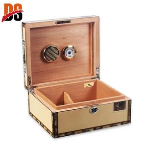 Humidor à cigares de luxe en cèdre espagnol, fait main, portable, avec logo personnalisé, pour bureau, coffret cadeau - Product Image 1