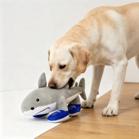 Jouet à mâcher pour chien Shark Dog avec pieds de baskets, jouet de dentition durable en peluche pour chiot