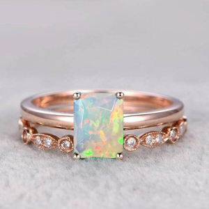 Conjunto de Anillo de Compromiso de Oro Rosa de 14 Quilates con Ópalo Etíope Natural y Diamante Blanco, Regalo para Ella, Anillo Solitario Único - Product Image 1