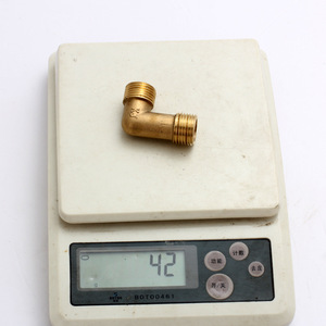 Coude à filetage extérieur en cuivre 1/2 po, raccord de plomberie industriel durable - Product Image 4