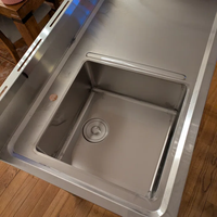Évier de cuisine professionnel en acier inoxydable robuste, finition résistante à la corrosion, pieds réglables en hauteur, table à évier simple pour