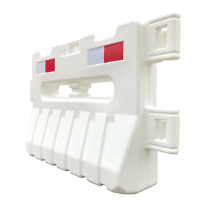 Bollards de signalisation routière en PEHD rouge/blanc remplis d'eau pour la construction routière, le contrôle des foules et le stationnement - Product Image 3