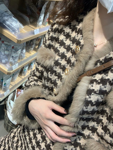 Guangzhou Auyan estilo francés mujer famosa dama moda <span class=keywords><strong>mil</strong></span> chaqueta de Tweed traje de <span class=keywords><strong>dos</strong></span> piezas conjunto de falda - Product Image 2