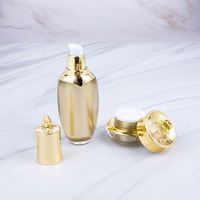 Pot cosmétique vide en acrylique violet, rose, blanc de 15g et 30g, prêt à être expédié, en stock, avec couvercle doré et récipient intérieur en plastique