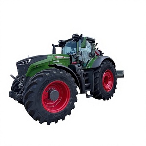 Tracteur agricole à roues vertes Fendt 1050 Vario puissant, 4 roues motrices, transmission par engrenages, 45 CV, pour une utilisation intensive en agriculture, efficace - Product Image 1