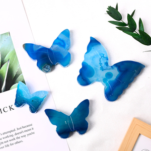 Vente Flash : Pierres et Cristaux Naturels de Haute Qualité – Sculptures de Papillons en Agate Bleue pour la Décoration - Product Image 1