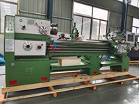 Mesin Bubut Konvensional Horizontal CA6150 Ringan 1500mm 380V Motor 11KW Presisi Tinggi Spindle BT40 Tiang Perkakas 4-Stasiun