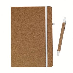 Cuaderno Personalizado de Corcho Reciclado Ecológico, Diario de Tapa Dura con Textura de Madera Sostenible, Banda Elástica y Soporte para Bolígrafo - Product Image 2
