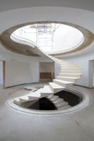Marches d'escalier incurvées en granit et marbre sur mesure pour escalier résidentiel