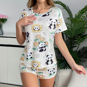 <span class=keywords><strong>Pigiama</strong></span> di Lusso in Morbido Tessuto Setoso con Stampa Cuore e <span class=keywords><strong>Panda</strong></span> per Donna Set da Notte Traspirante in 2 Pezzi - Product Image 2