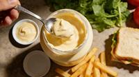 Machine d'emballage et de bouchage automatique de pots de sauce mayonnaise électrique à prix d'usine - Fournisseur de bouteilles en plastique/verre en Chine avec cœur PLC
