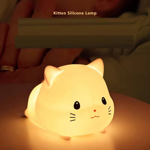 Lámpara Nocturna LED para Niños, Linda Lámpara de Silicona Suave con Forma de Gato, Lámpara de Noche para Bebés, Recargable por USB, con Función de Temporizador Ajustable, para Dormitorio Infantil - Product Image 1