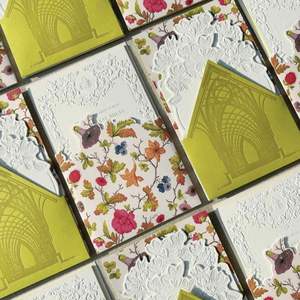 Juego Completo de Invitaciones de Boda de Lujo con Impresión Tipográfica en Papel y Cartulina de Alta Calidad - B2B para Lugares de Boda - Product Image 2