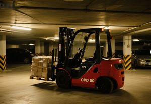 מלגזה מלזה מלגזה חשמלית המשמשת לטיפול ולהובלת סחורות בחניונים תת קרקעיות - Product Image 6