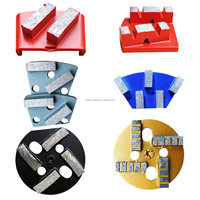 Bloc de meulage diamanté Husqvarna Redi Lock à double segment en forme de flèche pour le meulage des sols en béton souple, l'élimination de l'époxy et la restauration des sols