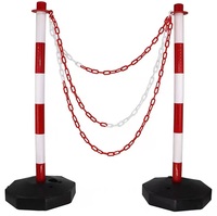 Barrière de poteau de stationnement portable avec bornes d'avertissement de poteau PE remplies d'eau de chaîne de 5m poteau de barrière de trafic blanc rouge