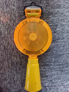 Feux de signalisation jaunes clignotants, lampes solaires à LED d'avertissement, lampes de chantier, cônes de signalisation routière - Product Image 3