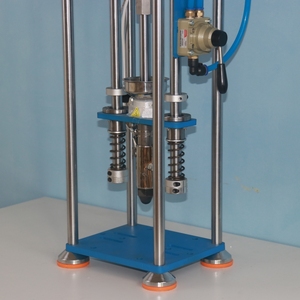 30g pequena pneumática Vertical <span class=keywords><strong>Injection</strong></span> <span class=keywords><strong>Molding</strong></span> <span class=keywords><strong>Machine</strong></span> Usado para PP PE ABS PS Desktop Desktop-Compatível para Injeção - Product Image 5