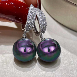 Orecchini con zirconi neri per donna, gioielli per le orecchie alla moda e futuristici - Product Image 2