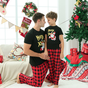 Baumwollähnliche Weiche Eltern-Kind Rundhals Kurzarm Hauskleidung Santa Monogramm Mode Familien-Passende Pyjama-<span class=keywords><strong>Sets</strong></span> - Product Image 4