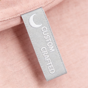 <span class=keywords><strong>Etichette</strong></span> <span class=keywords><strong>Tessute</strong></span> Personalizzate, <span class=keywords><strong>Etichette</strong></span> Ricamate a Fiocco per Abbigliamento, <span class=keywords><strong>Etichette</strong></span> Decorative Personalizzate per Marchi di Abbigliamento - Product Image 2