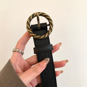 Cinturón de Cuero PU Estilo Americano Retro para Mujer - Hebilla Trenzada Vintage, Cinturón Casual Versátil para Jeans y Vestidos - Product Image 2