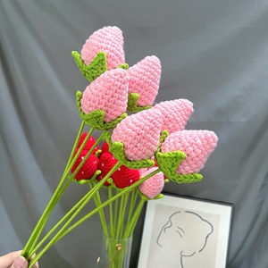 ของขวัญวันวาเลนไทน์น่ารัก ช่อดอกไม้ถักไหมพรม ของขวัญวันเกิดแฮนด์เมดสุดสร้างสรรค์ ดอกสตรอว์เบอร์รีโครเชต์ - Product Image 4