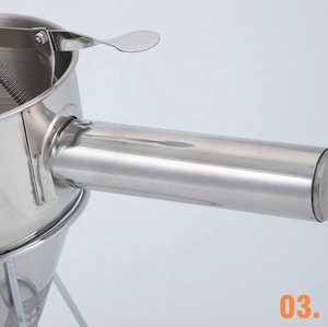 Funil de aço inoxidável com suporte, dispensador de manteiga e panqueca, alça destacável de 0,6L para bolos e sobremesas - Product Image 5