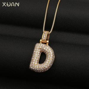 Collana Personalizzata con Iniziale Alfabetica 3D in Acciaio Inossidabile con Design a <span class=keywords><strong>Lettera</strong></span> a Bolla e Zirconi Cubici Effetto Ghiaccio - Product Image 3