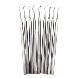 Strumenti dentali Scaler azionati a mano per la pulizia gengivale e parodontale Scaler per la pratica dell'esame 6 pezzi/set - Product Image 1