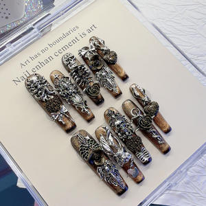 Ongles portables de luxe faits main, en résine œil de chat à dégradé avancé, forme amande longue, noir foncé, style européen et américain - Product Image 2