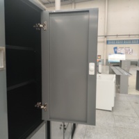 Armoire de rangement en acier moderne verrouillable avec compartiments supérieurs et inférieurs pour hôpital, laboratoire, bureau, entrepôt