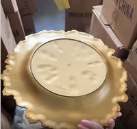 Grande assiette de fruits en plastique transparente tachetée d'or pour décor de fête de mariage d'hôtel 50pcs peinture en aérosol quantité minimale de commande pour le commerce extérieur