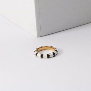 Anillos de Oro Chapado en Acero Inoxidable con Esmalte, Joyería de Moda - Product Image 2